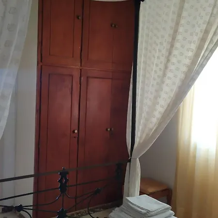 Almond Trees House Vakantiehuis *