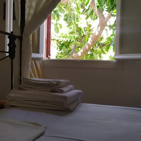 Almond Trees House * Ormos Aigialis