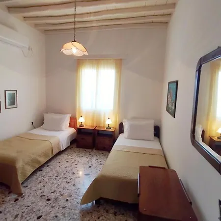 Almond Trees House بيت للعطل Ormos Aigialis