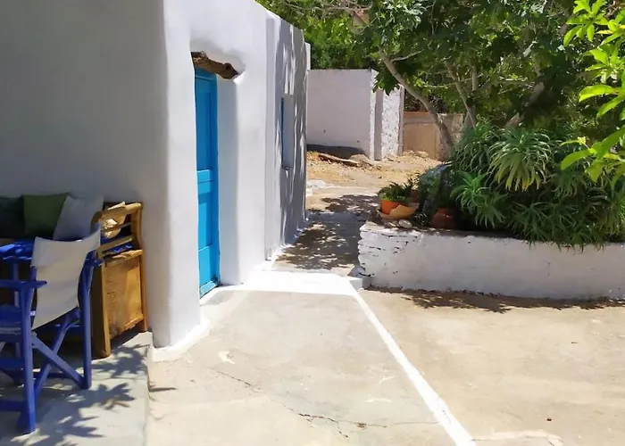 Almond Trees House بيت للعطل