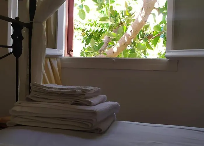 Almond Trees House * Ορμός Αιγιάλης