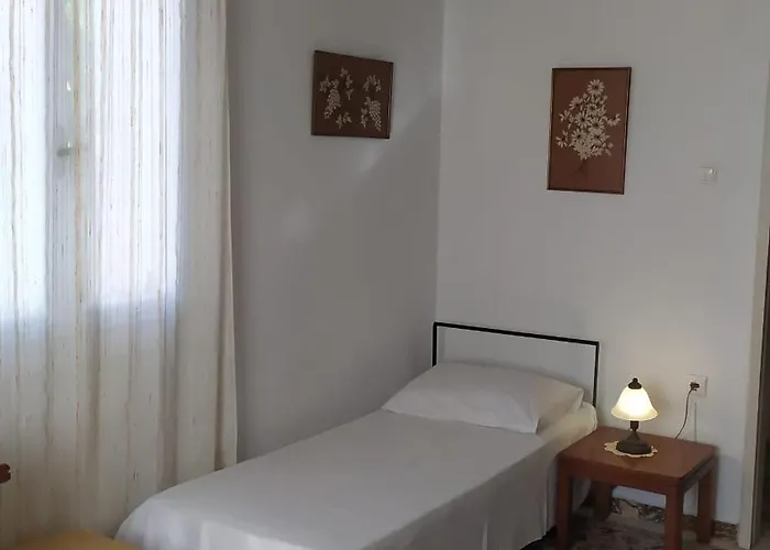 Almond Trees House * Ορμός Αιγιάλης