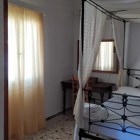 Almond Trees House * Ormos Aigialis