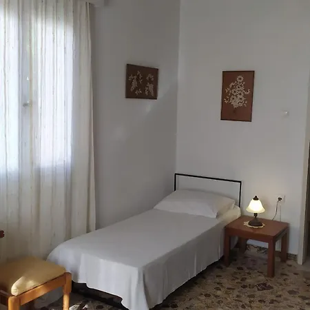 Almond Trees House * Ormos Aigialis