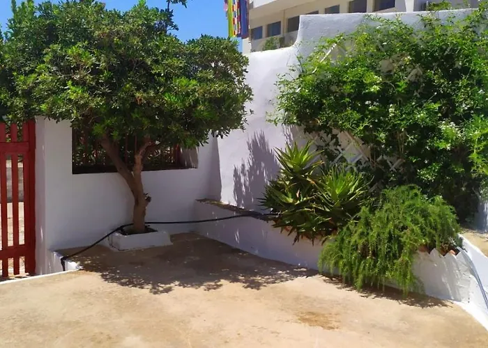 Сasa de vacaciones Almond Trees House